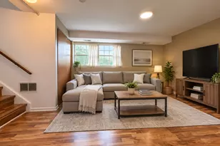 301 Cherrywood Ct, Vernon Hills, IL 60061 - Photo 11