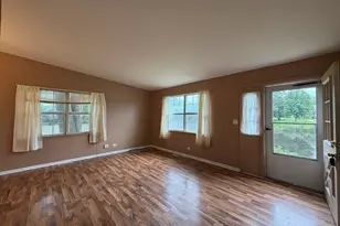 301 Cherrywood Ct, Vernon Hills, IL 60061 - Photo 5