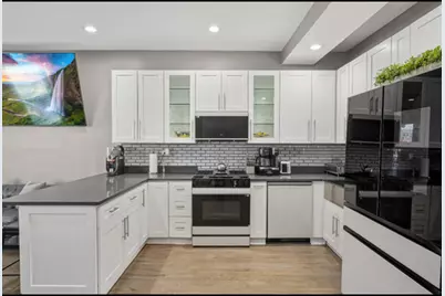 231 E 59th Street #1, Chicago, IL 60637 - Photo 3