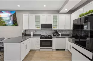 231 E 59th St, Chicago, IL 60637 - Photo 3