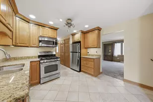 11942 S Lawler Ave, Alsip, IL 60803 - Photo 7