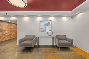 3900 N Pine Grove Ave, Chicago, IL 60613 - Photo 9