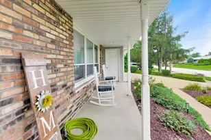 8938 S 81st Ave, Hickory Hills, IL 60457 - Photo 3
