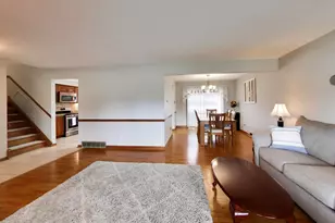 8938 S 81st Ave, Hickory Hills, IL 60457 - Photo 7