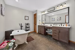 505 Wellesley Dr, Normal, IL 61761 - Photo 33