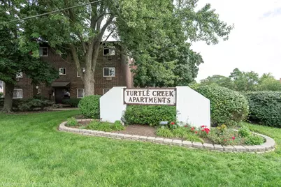 1305 E Turtle Creek Circle #E, Palatine, IL 60074 - Photo 3