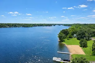 7107 N Oak St, Wonder Lake, IL 60097 - Photo 3