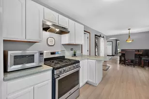 7107 N Oak St, Wonder Lake, IL 60097 - Photo 13