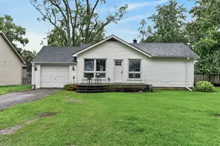 7107 N Oak St, Wonder Lake, IL 60097 - Photo 1