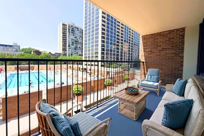 1555 N Sandburg Terrace #305K, Chicago, IL 60610 - Photo 5