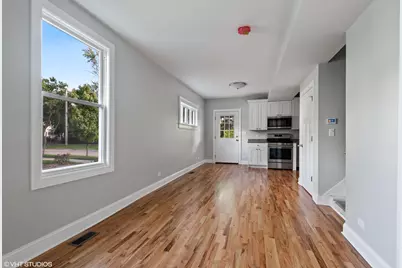 1910 Elmwood Avenue, Wilmette, IL 60091 - Photo 3