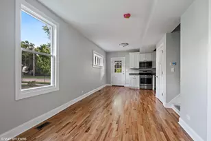 1910 Elmwood Ave, Wilmette, IL 60091 - Photo 3