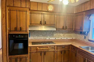 8041 W 91st St, Hickory Hills, IL 60457 - Photo 9
