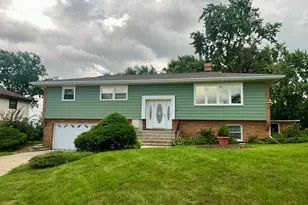 8041 W 91st St, Hickory Hills, IL 60457 - Photo 1