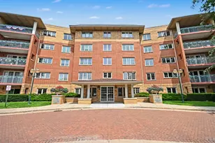 730 Creekside Dr, Mount Prospect, IL 60056 - Photo 1