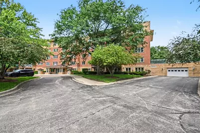730 Creekside Drive #304, Mount Prospect, IL 60056 - Photo 3