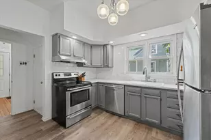 511 W Columbia Ave, Champaign, IL 61820 - Photo 11