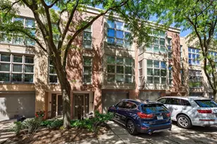 2365 N Wayne Ave, Chicago, IL 60614 - Photo 1