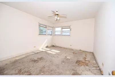 8425 Christiana Avenue, Skokie, IL 60076 - Photo 11