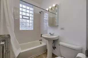 2450 W Addison St, Chicago, IL 60618 - Photo 5