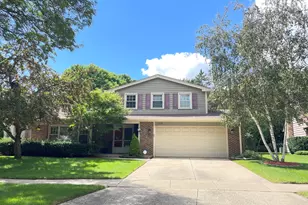 1039 Garfield Ave, Libertyville, IL 60048 - Photo 1
