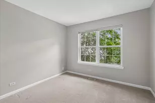 271 Holiday Ln, Hainesville, IL 60073 - Photo 11