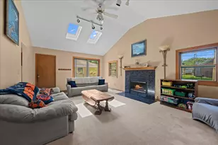 207 S Randall Rd, Aurora, IL 60506 - Photo 11