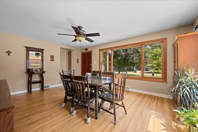 207 S Randall Road, Aurora, IL 60506 - Photo 7