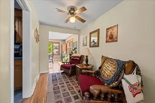 207 S Randall Rd, Aurora, IL 60506 - Photo 9