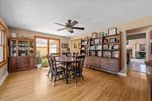 207 S Randall Rd, Aurora, IL 60506 - Photo 5