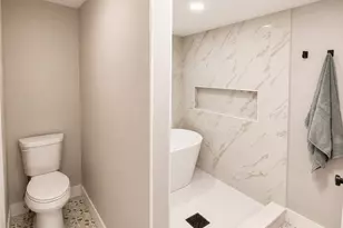 7611 S Ridgeland Ave, Chicago, IL 60649 - Photo 13