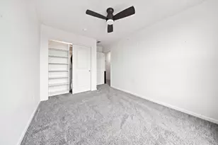 2210 Venture Dr, Schaumburg, IL 60173 - Photo 19