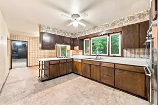 914 Murphy Dr, Joliet, IL 60435 - Photo 9