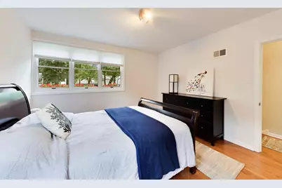 9439 Lincolnwood Drive, Evanston, IL 60203 - Photo 19