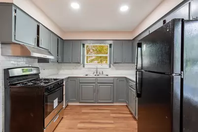 1539 Victoria Avenue, North Chicago, IL 60064 - Photo 5