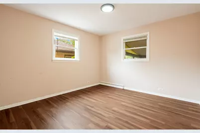 1539 Victoria Avenue, North Chicago, IL 60064 - Photo 9