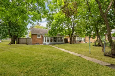 1539 Victoria Avenue, North Chicago, IL 60064 - Photo 21