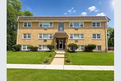 255 E Oak Street, Addison, IL 60101 - Photo 1