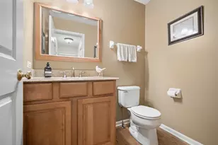 2105 Bent Tree Dr, Geneva, IL 60134 - Photo 9