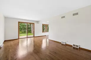 110 Birch Ave, Lake Bluff, IL 60044 - Photo 5