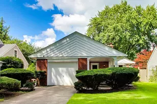221 Ingleside Ave, Aurora, IL 60506 - Photo 1