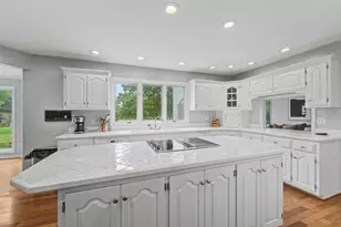 8763 Carlisle Ct, Darien, IL 60561 - Photo 17