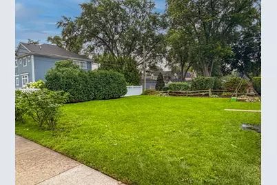 2105 E Kensington Road, Arlington Heights, IL 60004 - Photo 7