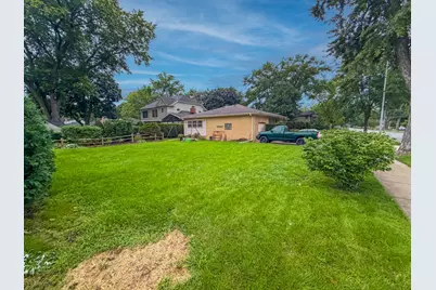 2105 E Kensington Road, Arlington Heights, IL 60004 - Photo 9