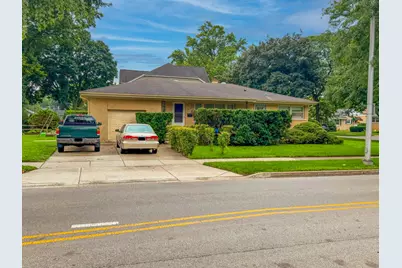 2105 E Kensington Road, Arlington Heights, IL 60004 - Photo 1