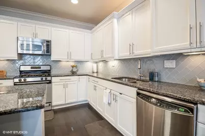 2811 N Bell Avenue #101, Chicago, IL 60618 - Photo 5