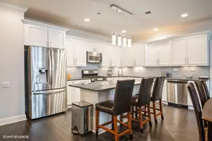2811 N Bell Ave, Chicago, IL 60618 - Photo 3