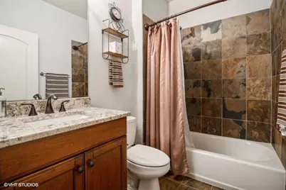 2811 N Bell Avenue #101, Chicago, IL 60618 - Photo 13