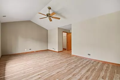 3 4 Seasons Court, Elmhurst, IL 60126 - Photo 17