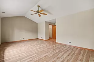 3 4 Season's Ct, Elmhurst, IL 60126 - Photo 17
